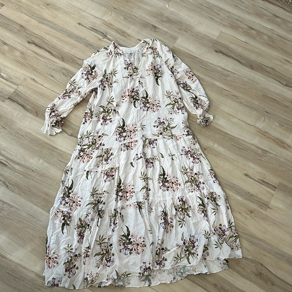 Dillards Flowy Dress - S